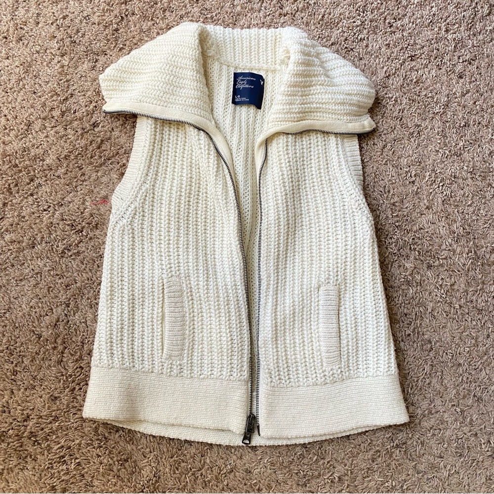 American Eagle cream knit vest
